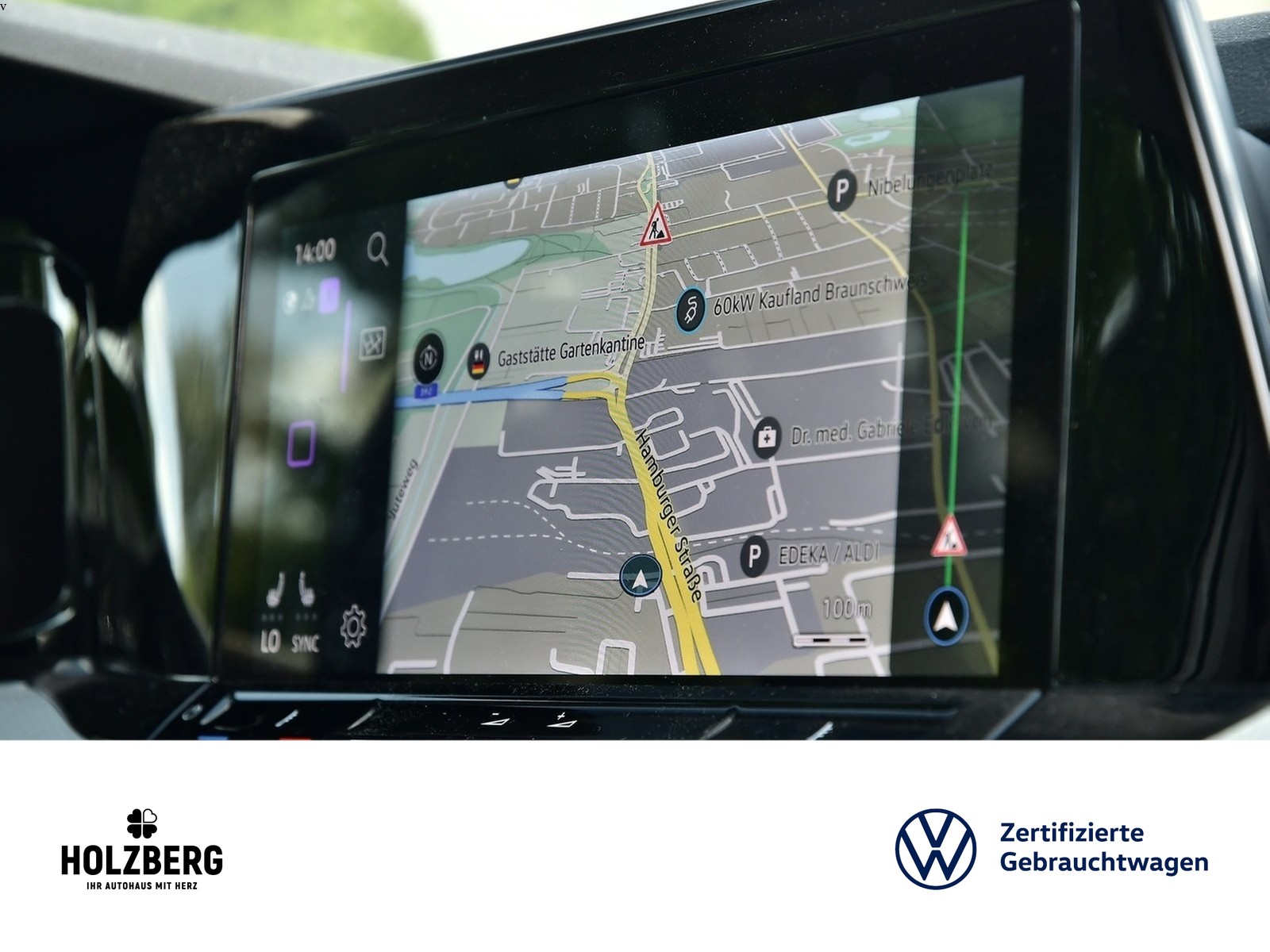 Fahrzeugabbildung Volkswagen Golf VIII 1.5 eTSI DSG Move PANO+NAVI+ACC+KAMERA