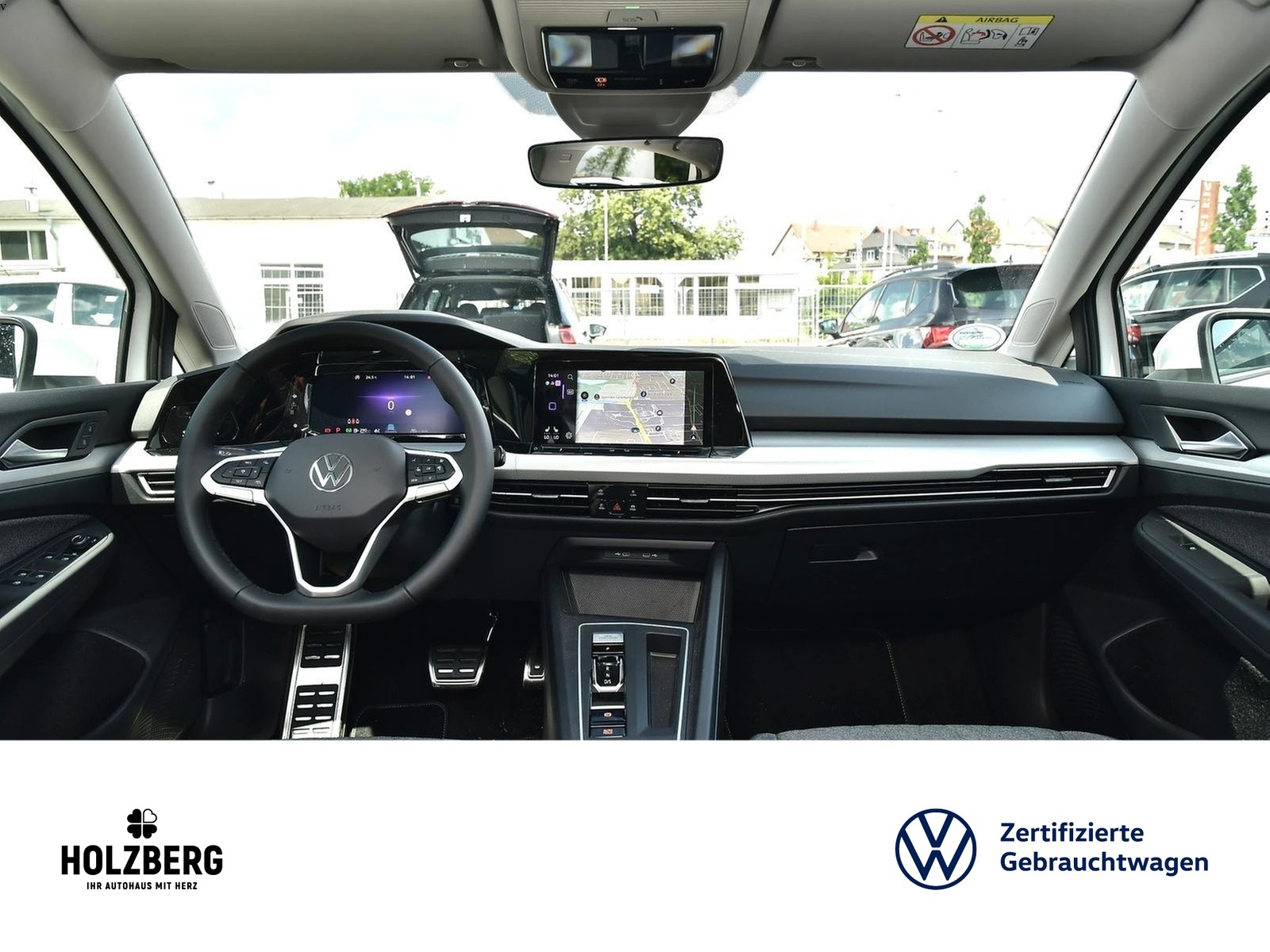 Fahrzeugabbildung Volkswagen Golf VIII 1.5 eTSI DSG Move PANO+NAVI+ACC+KAMERA