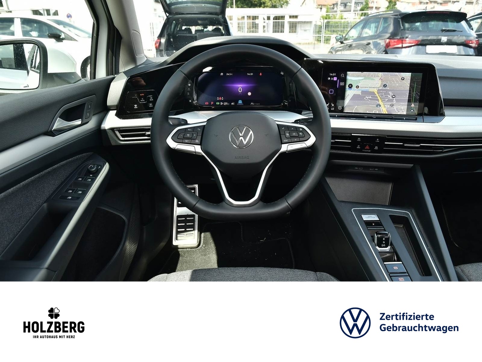 Fahrzeugabbildung Volkswagen Golf VIII 1.5 eTSI DSG Move PANO+NAVI+ACC+KAMERA