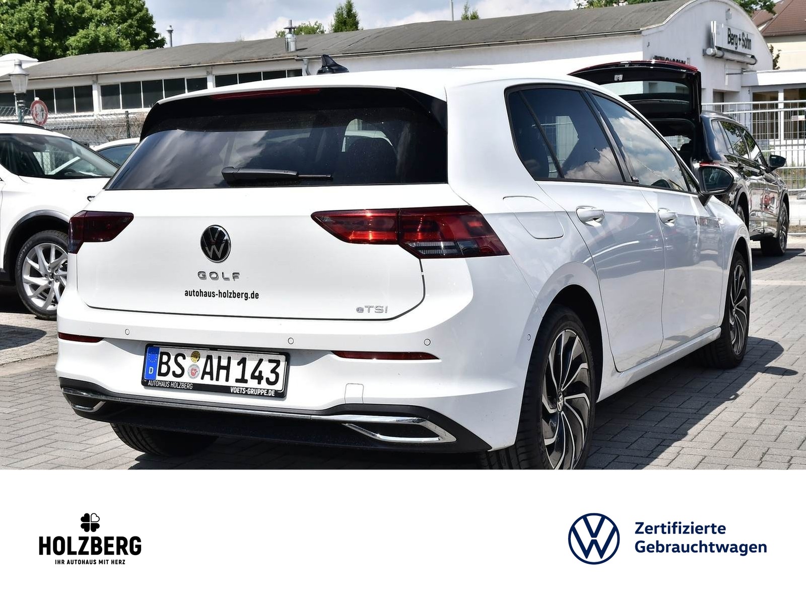 Fahrzeugabbildung Volkswagen Golf VIII 1.5 eTSI DSG Move PANO+NAVI+ACC+KAMERA