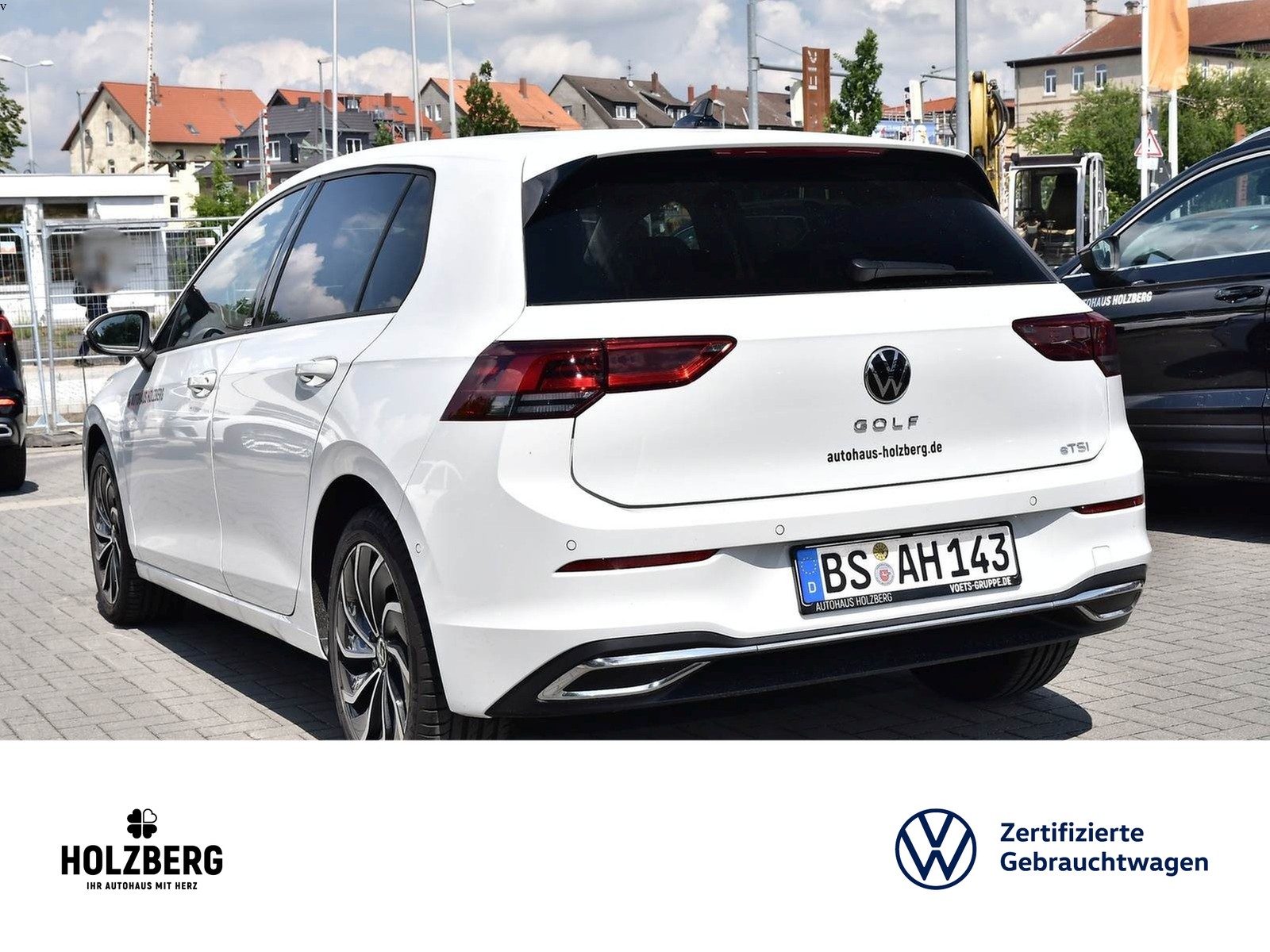 Fahrzeugabbildung Volkswagen Golf VIII 1.5 eTSI DSG Move PANO+NAVI+ACC+KAMERA