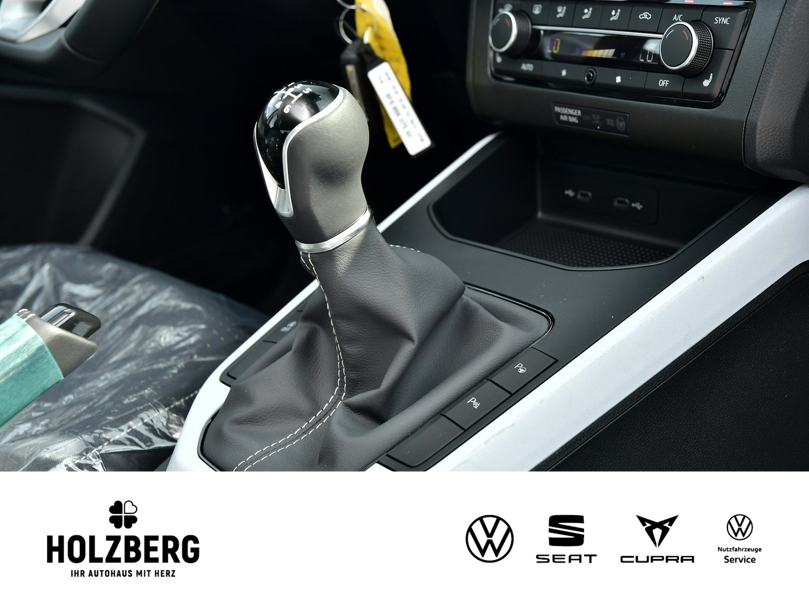 Fahrzeugabbildung SEAT Arona 1.0 TSI Style Edition CARPLAY+SHZ+LED